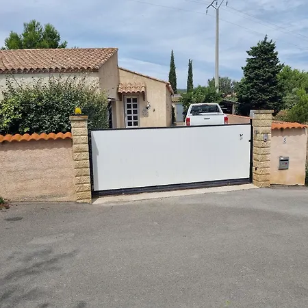Familiale Piscine Prive Sans Vis A Vis Bages (Aude)