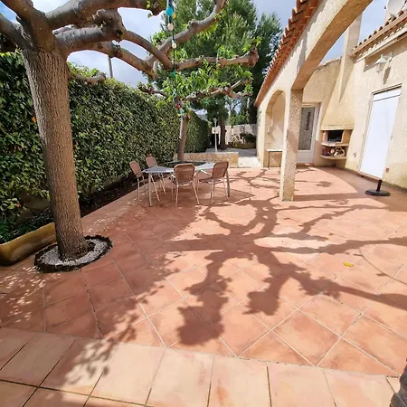 Familiale Piscine Prive Sans Vis A Vis * Bages (Aude)