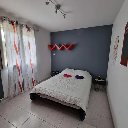 Familiale Piscine Prive Sans Vis A Vis * Bages (Aude)