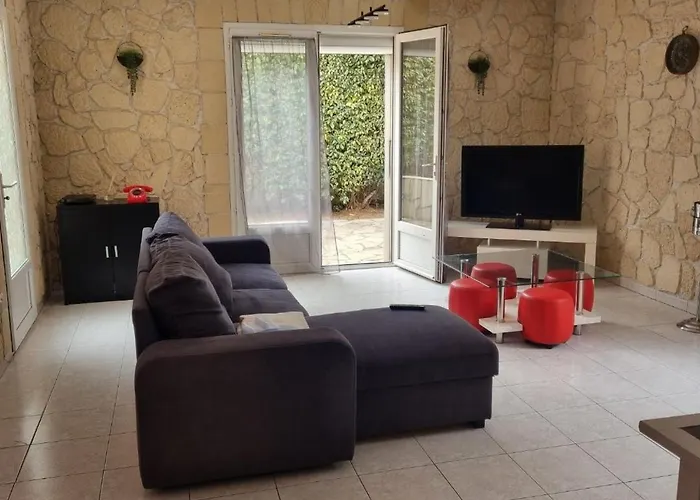 Familiale Piscine Prive Sans Vis A Vis Villa *