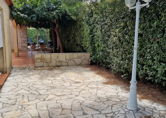 Familiale Piscine Prive Sans Vis A Vis Villa Bages (Aude)