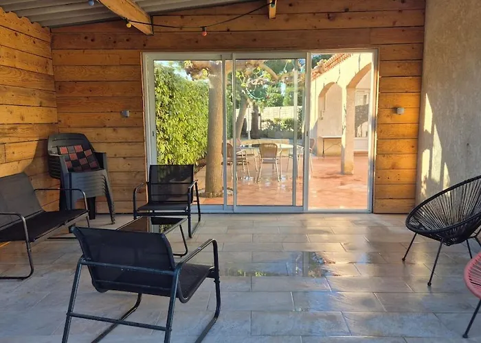 Villa Familiale Piscine Prive Sans Vis A Vis Bages (Aude)